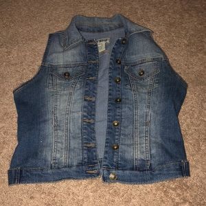 Jean Vest